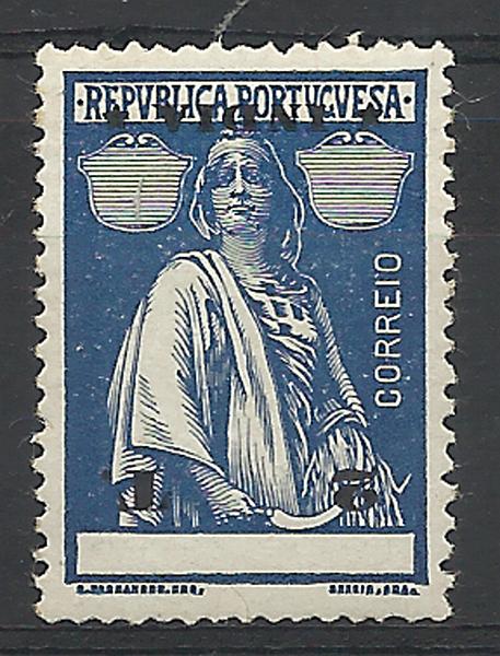 0939.jpg -     Lote:    939            Índia       Descrição:         1914 &mdash; Ceres. CE265, 2T azul, papel porcelana, denteado 15x14, estrelas II/II. Selo com a taxa e legenda invertidas.        **       Valor Base:     &euro; 10,00     Valor Venda:     &euro; 14,00     