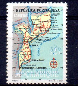 0992.jpg -     Lote:    992            Moçambique       Descrição:         1954 &mdash; Carta Geográfica de Moçambique. CE413, $20. Selo com deslocação acentuada da cor azul.        ***       Valor Base:     &euro; 6,00     Valor Venda:     &euro; 6,00     