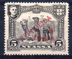 1008.jpg -     Lote:    1008            Companhia do Niassa       Descrição:         1922 &mdash; D. Manuel II, com sobretaxa e sobrecarga REPUBLICA, tipografada em Londres. CE95, &frac12; c s/ 5 reis. Selo com dupla sobretaxa.        **       Valor Base:     &euro; 15,00     Valor Venda:     &euro; 50,00     