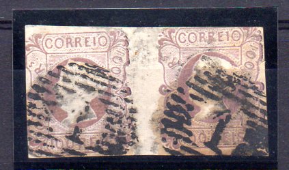 1038.jpg -     Lote:    1038            Portugal       Descrição:         1853 &mdash; D. Maria II. CE4, 100 reis lilás malva. Par horizontal com as margens exteriores muito curtas, obliterado com carimbos numéricos de barras "1". Valor de catálogo &euro; 10.290,00.        O       Valor Base:     &euro; 750,00     Valor Venda:     Retirado     
