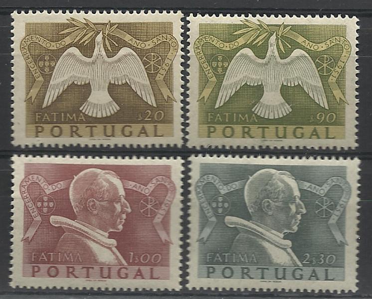 1144.jpg -     Lote:    1144            Portugal       Descrição:         1951 &mdash; Encerramento do Ano Santo. CE733/36. Série completa. Valor de catálogo &euro;100,00.        ***       Valor Base:     &euro; 22,00     Valor Venda:     &euro; 26,00     