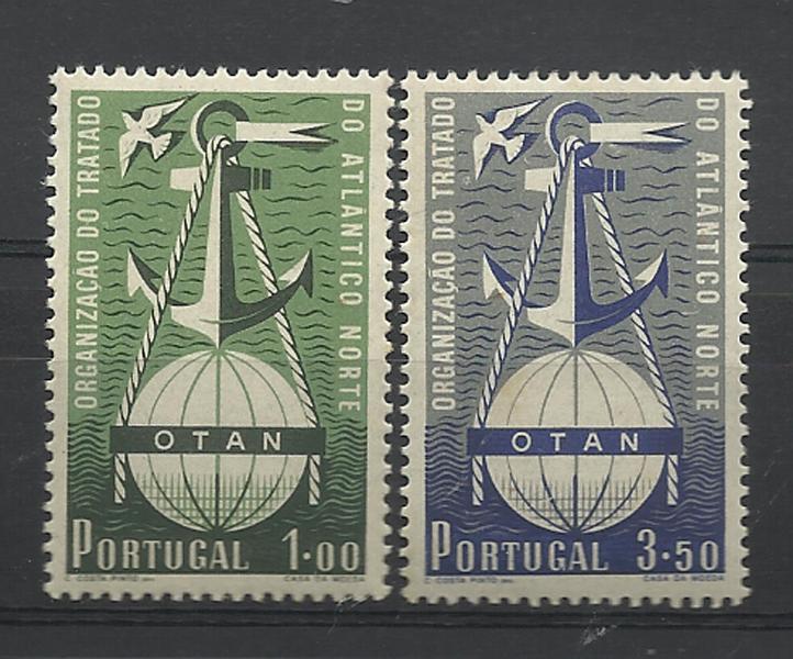 1146.jpg -     Lote:    1146            Portugal       Descrição:         1952 &mdash; 3.º Aniversário da OTAN. CE749/50. Série completa. Valor de catálogo &euro; 618,00.        ***       Valor Base:     &euro; 50,00     Valor Venda:     &euro; 60,00     