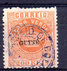 1278.jpg -     Lote:    1278            Guiné       Descrição:         1879/82 &mdash; Tipo Coroa. Selos de Cabo Verde, com sobrecarga "GUINÉ", pequena. CE8, 200 reis laranja, denteado 12 &frac12;, obliterado com carimbo de duplo círculo a violeta de Bolama sem datador. Valor de catálogo &euro; 900,00. Certificado de peritagem de Portucale Philatelicus.        O       Valor Base:     &euro; 200,00     Valor Venda:     &euro; 300,00     