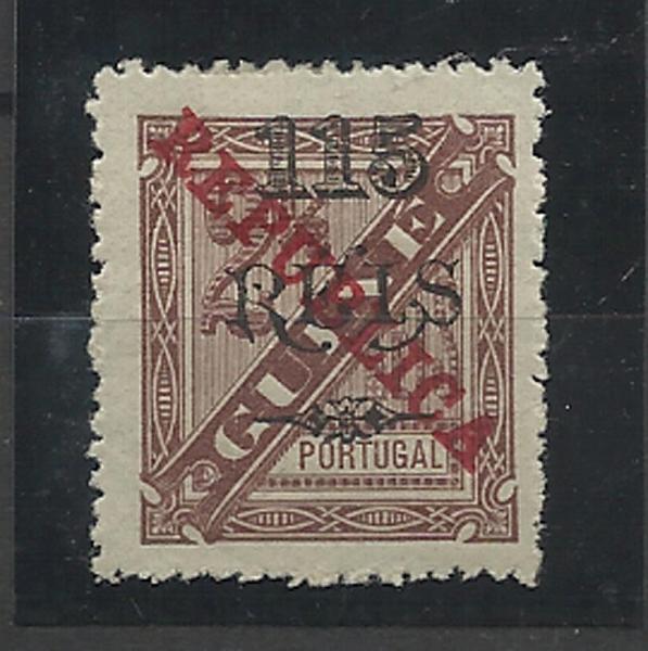 1284.jpg -     Lote:    1284            Guiné       Descrição:         1915 &mdash; D. Carlos I, com sobretaxa e sobrecarga REPUBLICA da Casa da Moeda. CE163, 115 s/ 2 &frac12; reis, denteado 13 &frac12;. Valor de catálogo &euro; 225,00.        **       Valor Base:     &euro; 55,00     Valor Venda:     Retirado     
