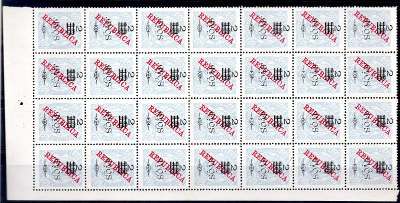 1399.jpg -     Lote:    1399            Macau       Descrição:         1913 &mdash; D. Carlos I, tipo Diogo Neto, com sobretaxa local. CE183, 2 s/ 18 avos s/ 50 reis azul claro, denteado 13 &frac12;. Folha completa de 28 selos. Valor de catálogo &euro; 224,00.        *       Valor Base:     &euro; 110,00     Valor Venda:     &euro; 120,00     