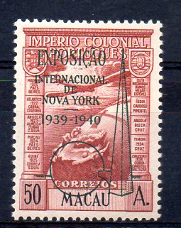 1422.jpg -     Lote:    1422            Macau       Descrição:         1939 &mdash; Império Colonial Português c/ sobrecarga "Exposição Internacional de Nova York 1939-1940". CE CA 13A, 50 avos castanho avermelhado. Valor de catálogo &euro; 430,00.        ***       Valor Base:     &euro; 100,00     Valor Venda:     &euro; 220,00     