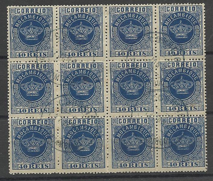 1424.jpg -     Lote:    1424            Moçambique       Descrição:         1876 &mdash; Tipo Coroa. CE5, 40 reis azul escuro, papel liso, denteado 13 &frac12;. Bloco de 12 selos. Valor de catálogo &euro; 240,00.        O       Valor Base:     &euro; 50,00     Valor Venda:     &euro; 50,00     
