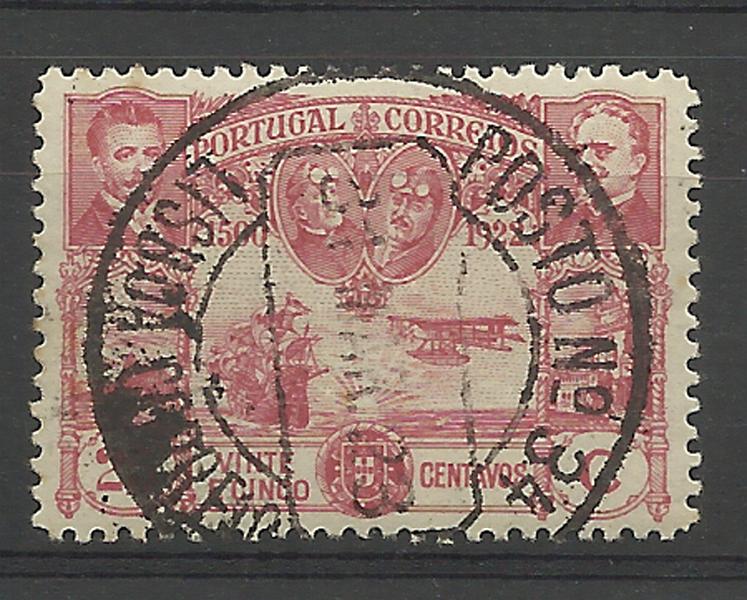 1571.jpg -     Lote:    1571            Portugal       Descrição:         Postos Particulares de Correio. 1923 &mdash; Travessia Aérea do Atlântico. CE268, 25C rosa obliterado com carimbo batido a preto do POSTO N.º 34. R.        O       Valor Base:     &euro; 10,00     Valor Venda:     &euro; 10,00     