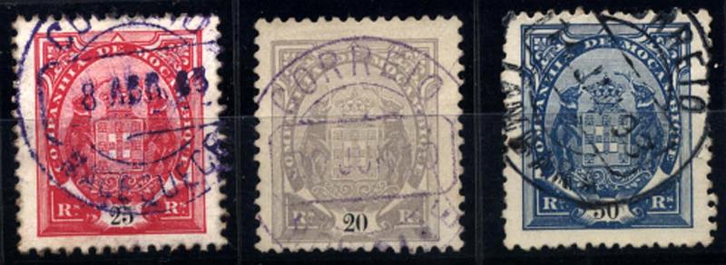 1696.jpg -     Lote:    1696            Moçambique       Descrição:         Carimbos circulares datados. Três selos tipo "Elefantes" de 25 reis carmim, 20 reis violeta e 50 reis azul, obliterados respectivamente com carimbos de MACEQUECE (violeta), MORIBANE (violeta) e TAMBARA (preto).        O       Valor Base:     &euro; 30,00     Valor Venda:     Retirado     