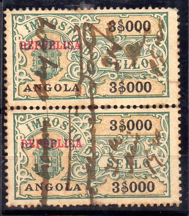 2211.jpg -     Lote:    2211      Lotes pelo Correio       Fiscais        Descrição:         Fiscais * Angola. 1912 &mdash; Armas do Reino com sobrecarga REPUBLICA. PB70, 3$000 reis. Par vertical usado. Valor de catálogo &euro; 20,00.        O       Valor Base:     &euro; 5,00     Valor Venda:     &euro; 5,00     