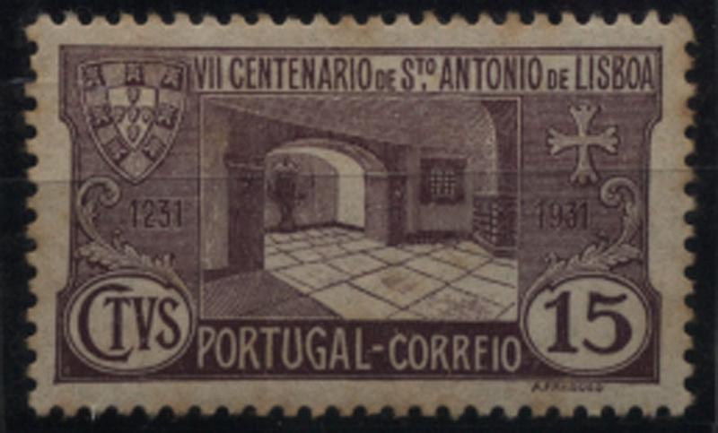 2388.jpg -     Lote:    2388      Lotes pelo Correio       Portugal       Descrição:         1931 &mdash; VII Centenário da Morte de S. António. CE531, 15C com a variedade CORRFIO. Selo com pontos de óxido. Valor de catálogo &euro; 19,40.        **       Valor Base:     &euro; 3,00     Valor Venda:     &euro; 3,00     