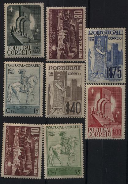 2394.jpg -     Lote:    2394      Lotes pelo Correio       Portugal       Descrição:         1940 &mdash; Duplo Centenário. CE591/598. Série completa. Valor de catálogo &euro; 92,00.        ***       Valor Base:     &euro; 10,00     Valor Venda:     &euro; 20,00     