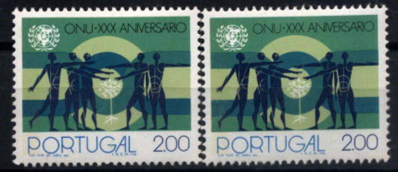 2424.jpg -     Lote:    2424      Lotes pelo Correio       Portugal       Descrição:         1975 &mdash; 30.º Aniversário das Nações Unidas. CE1258, 1$00. Dois selos com tarja fosforescente. Valor de catálogo &euro; 39,00.        ***       Valor Base:     &euro; 6,00     Valor Venda:     &euro; 6,00     