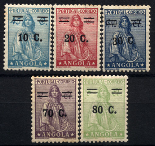 2477.jpg -     Lote:    2477      Lotes pelo Correio       Angola       Descrição:         1934 &mdash; Ceres, novo tipo. Com sobretaxa. CE247/51. Série completa. Dois selos com pontos ligeiros de óxido.        **       Valor Base:     &euro; 6,00     Valor Venda:     &euro; 10,00     