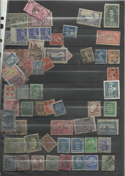 0604.jpg -     Lote:    604                   Descrição:         Perfurados. Lote composto por 135 selos, a maioria de França, Dinamarca e Espanha. Lote a ver.        Lote       Valor Base:     € 25,00     Valor Venda:     Retirado     