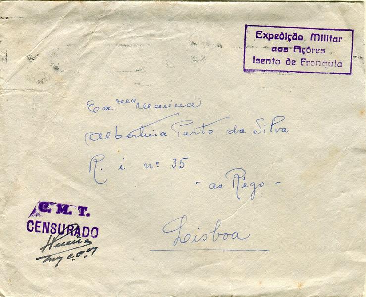 0714.jpg -     Lote:    714            2.ª Guerra Mundial       Descrição:         1939/45 &mdash; 2.ª Guerra Mundial. Isentos de franquia e censuras. Sobrescrito circulado isento de franquia da Terceira (26.04.45) para Lisboa. Carimbo batido a violeta "EXPEDIÇÃO MILITAR / AOS AÇORES / ISENTO DE FRANQUIA" + carimbo de censura batido a violeta "C.M.T. / CENSURADO".        Carta       Valor Base:     &euro; 15,00     Valor Venda:     Retirado     