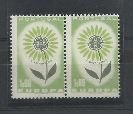 0764.jpg -     Lote:    764            Portugal       Descrição:         1964 — Europa, CE846, 1$00. Par horizontal de provas de cor em verde.        PRV       Valor Base:     € 10,00     Valor Venda:     € 10,00       