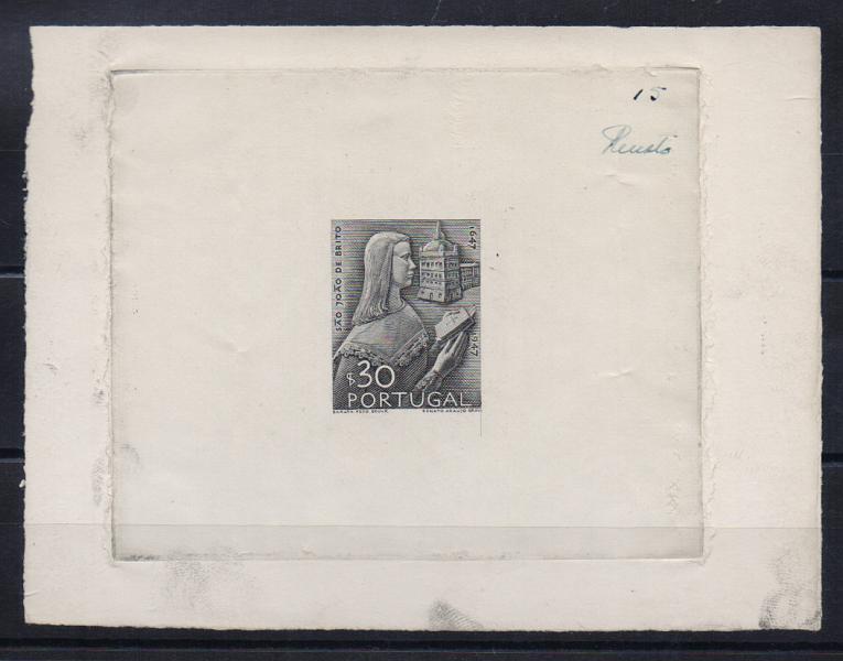 0703.jpg -     Lote:    703            Portugal       Descrição:         1947 &mdash; 3.º Centenário do Nascimento de S. João de Brito. CE691, $30. Prova de luxo a preto-cinzento, com assinatura do gravador. Não catalogada por OM.         PRV       Valor Base:     &euro; 25,00     Valor Venda:     &euro; 25,00       