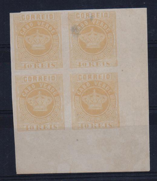 0738.jpg -     Lote:    738            Cabo Verde       Descrição:         1881 &mdash; Tipo Coroa. CE13, 40 reis, amarelo. Quadra de provas não denteadas, na cor aprovada, em papel liso fino, em canto de folha.         PRV       Valor Base:     &euro; 25,00     Valor Venda:     Retirado     