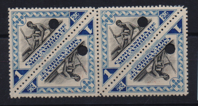 0751.jpg -     Lote:    751            Companhia de Moçambique       Descrição:         1937 &mdash; Motivos locais. CE185, 1E azul e preto. Lote de 4 provas, denteadas, nas cores finais, com furos de segurança da casa impressora.         PRV       Valor Base:     &euro; 16,00     Valor Venda:     Retirado     