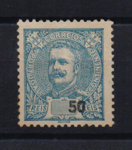 0761.jpg -     Lote:    761            Portugal       Descrição:         1895/96 — D. Carlos I Mouchon. CE132, 50 reis azul. Selo com a impressão da taxa deslocada. Manchas no verso.         *       Valor Base:     € 10,00     Valor Venda:     € 10,00       