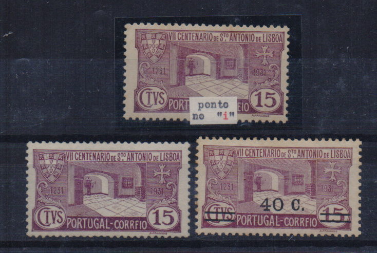 0769.jpg -     Lote:    769            Portugal       Descrição:         1931 — 7.º Centenário da Morte de S. António + S. António com sobretaxa. Lote composto por selos CE531 e 555 com variedade CORRFIO" + selo 531 com variedade "Ponto no i de CORREIO".         ***/**       Valor Base:     € 10,00     Valor Venda:     € 20,00       
