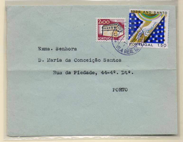 0803.jpg -     Lote:    803            Portugal       Descrição:         1975 — Ano Santo. CE1248, 1$50. Par de selos com tarja fosforescente, com deslocação acentuada da cor azul, em carta circulada de Vila real de santo António (01.05.75.         Carta       Valor Base:     € 20,00     Valor Venda:     Retirado     