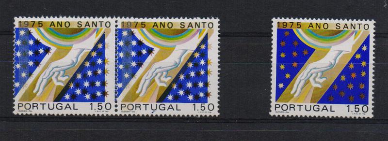 0804.jpg -     Lote:    804            Portugal       Descrição:         1975 — Ano Santo. CE1248, 1$50. Par de selos com tarja fosforescente, com deslocação acentuada da cor azul. Acompanha selo normal para comparação.         ***       Valor Base:     € 25,00     Valor Venda:     € 30,00       