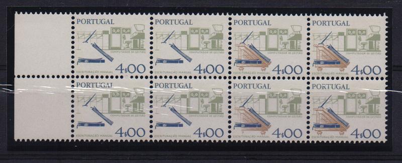0812.jpg -     Lote:    812            Portugal       Descrição:         1978/83 — Instrumentos do Trabalho, CE1362, 4$00. Bloco com 8 selos com os 4 primeiros selos sem impressão da cor castanha.         ***       Valor Base:     € 15,00     Valor Venda:     € 42,00       