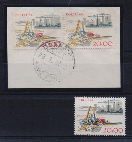 0815.jpg -     Lote:    815            Portugal       Descrição:         1978/83 — Instrumentos do Trabalho. CE1374, 20$00. Fragmento com par de selos sem impressão da cor preta. Acompanha selo normal para comparação. MB e MR.         FRG       Valor Base:     € 15,00     Valor Venda:     € 18,00       