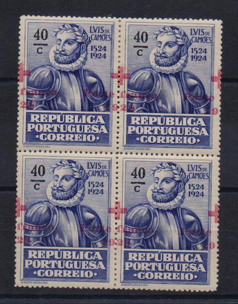 0841.jpg -     Lote:    841            Portugal       Descrição:         1928 — Porte Franco. Cruz Vermelha Portuguesa. Selos do Centenário de Luís de Camões, sobrecarregados. CE CVP 14, 40C ultramar. Quadra com deslocação acentuada da sobrecarga.         ***       Valor Base:     € 15,00     Valor Venda:     Retirado     