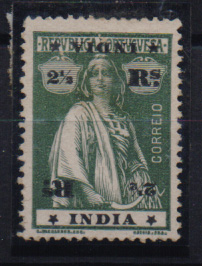 0862.jpg -     Lote:    862            Índia       Descrição:         1914 — Ceres. CE257, 2 ½ reis, papel porcelana, denteado 15x14, com dupla impressão do valor e legenda, uma delas invertida.         *       Valor Base:     € 10,00     Valor Venda:     € 18,00       