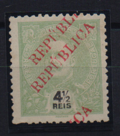 0863.jpg -     Lote:    863            Índia       Descrição:         1914 — D. Carlos I Mouchon, com sobrecarga REPUBLICA local. CE275, 4 ½ reis. Selo com dupla sobrecarga deslocada.         *       Valor Base:     € 8,00     Valor Venda:     € 8,00       