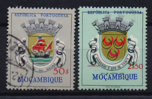 0878.jpg -     Lote:    878            Moçambique       Descrição:         1961 — Brasões de Moçambique. CE439, 2$50 + CE447, 50$00. Ambos com a cor preta deslocada.         ***/O       Valor Base:     € 8,00     Valor Venda:     € 8,00       