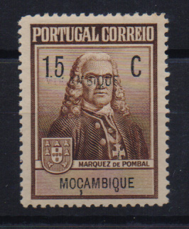 0884.jpg -     Lote:    884            Moçambique       Descrição:         1925 — Imposto Postal. Monumento ao Marquês de Pombal. CE IP5, 15C (Efígie). Selo com dupla impressão da legenda MOÇAMBIQUE.         **       Valor Base:     € 12,00     Valor Venda:     € 16,00       