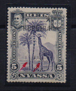 0891.jpg -     Lote:    891            Companhia do Niassa       Descrição:         1918 — D. Carlos I (Girafa e camelo), com sobrecarga REPUBLICA e sobretaxa, tipografados localmente. CE65, ½ C s/ 5 reis, com as sobretaxa e sobrecarga dupla. MB e MR.         ***       Valor Base:     € 80,00     Valor Venda:     € 400,00       