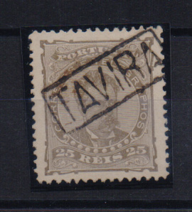 0930.jpg -     Lote:    930            Portugal       Descrição:         Carimbos nominativos. 1882/83 &mdash; D. Luís I. De frente. CE57, 25 reis castanho, denteado 11 &frac12;. Obliterado com carimbo batido a preto "TAVIRA".         O       Valor Base:     &euro; 10,00     Valor Venda:     Retirado     
