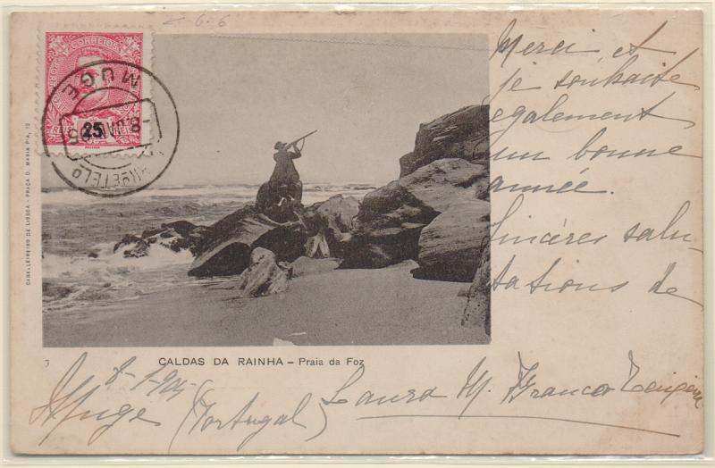 0998.jpg -     Lote:    998            Portugal       Descrição:         Carimbos circulares datados. 1898 &mdash; D. Carlos I Mouchon. CE141, 25 reis em postal circulado de Muge (08.01.05) para França. Carimbo batido a preto de "MUGE".         PI       Valor Base:     &euro; 12,00     Valor Venda:     &euro; 30,00       