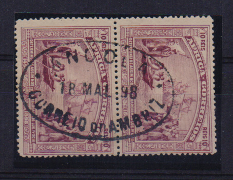1081.jpg -     Lote:    1081            Angola       Descrição:         Carimbos ovais. 1898 &mdash; IV Centenário do Caminho Marítimo para a Índia. CE2, 10 reis. Par vertical com carimbo batido a preto "ANGOLA / 18 MAI 98 / CORREIO DO AMBRIZ".         O       Valor Base:     &euro; 10,00     Valor Venda:     Retirado     