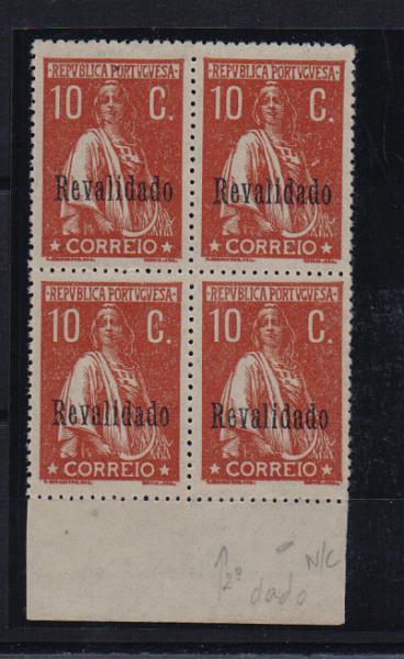 1288.jpg -     Lote:    1288            Portugal       Descrição:         1929, Ceres, com sobrecarga "Revalidado". CE488, 10C tijolo, denteado 15x14. Quadra nova sem sinal de charneira e com o denteado bem vincado. Valor de catálogo &euro; 3.275,00. MB e MR.         ***       Valor Base:     &euro; 650,00     Valor Venda:     Retirado     