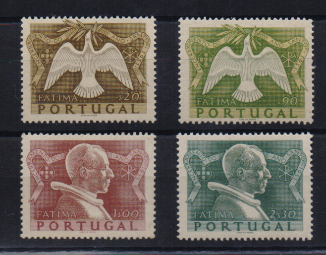 1333.jpg -     Lote:    1333            Portugal       Descrição:         1951 &mdash; Encerramento do Ano Santo. CE733/36. Série completa. Valor de catálogo &euro; 100,00.         ***       Valor Base:     &euro; 22,00     Valor Venda:     &euro; 22,00       