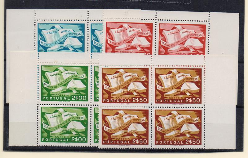 1339.jpg -     Lote:    1339            Portugal       Descrição:         1954 &mdash; Campanha de Educação Popular. CE796/799. Série completa em quadras, canto de folha. Valor de catálogo &euro; 512,00.         ***       Valor Base:     &euro; 50,00     Valor Venda:     &euro; 50,00       
