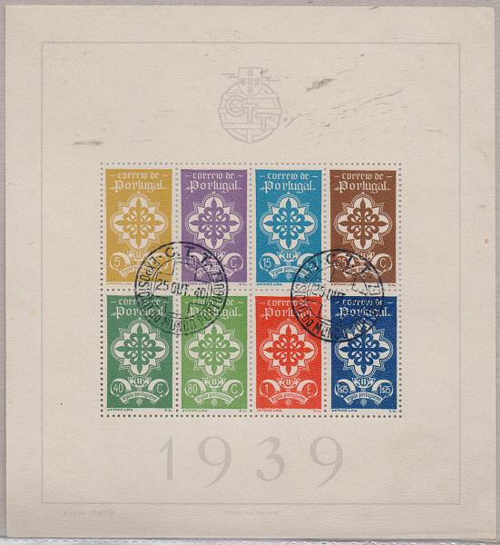 1395.jpg -     Lote:    1395            Portugal       Descrição:         1940 &mdash; Legião Portuguesa. CE BLC1, com carimbo comemorativo da Exposição do Mundo português. Valor de catálogo &euro; 571,00.         BLCO       Valor Base:     &euro; 70,00     Valor Venda:     Retirado     