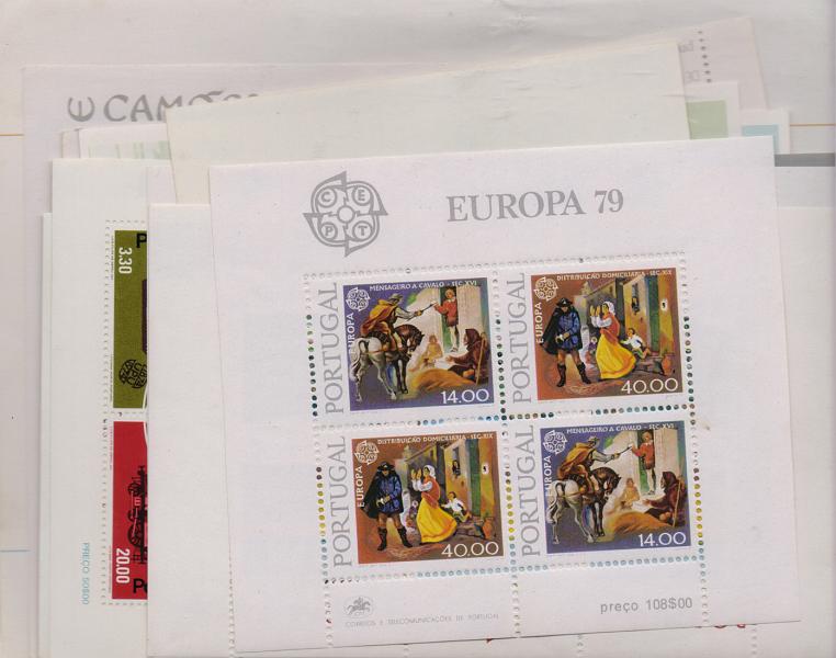 1415.jpg -     Lote:    1415            Portugal       Descrição:         Portugal &mdash; Lote com 28 blocos todos diferentes. Bom valor de catálogo acima dos 30 euros.         Lote       Valor Base:     &euro; 30,00     Valor Venda:     &euro; 40,00       
