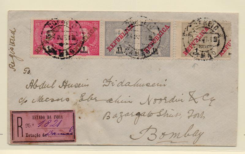 1524.jpg -     Lote:    1524            Índia       Descrição:         1911/13 &mdash; D. Carlos I Mouchon com sobrecarga REPUBLICA da Casa da Moeda + idem perfurados a meio. Sobrescrito circulado registado de Damão (24.10.12) para Bombaim (25.10.12) com par de 1 &frac12; reis CE201 + par de 1T rosa CE208 + 3 meios selos de 1 real CE238.         Carta       Valor Base:     &euro; 25,00     Valor Venda:     Retirado     