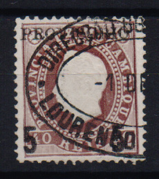 1554.jpg -     Lote:    1554            Moçambique       Descrição:         1893 &mdash; D. Luís I, fita direita, com sobretaxa. CE27, 5 s/ 40 reis castanho, sobrecarga tipo 4 a preto, e algarismo"5" com 5mm de altura. Valor de catálogo &euro; 260,00. .         O       Valor Base:     &euro; 50,00     Valor Venda:     &euro; 50,00       