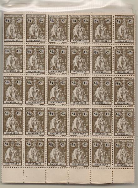 1559.jpg -     Lote:    1559            Moçambique       Descrição:         1914 &mdash; Ceres. CE153, &frac14; C sépia. Lote de duas folhas: uma com 200 selos em papel porcelana, denteado 15x14 e outra de 180 selos em papel liso, denteado 12x11 &frac12;. Alguns pontos de óxido. Valor de catálogo &euro; 286,00         ***       Valor Base:     &euro; 25,00     Valor Venda:     &euro; 34,00       
