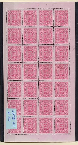 1590.jpg -     Lote:    1590            Lourenço Marques       Descrição:         1893/95 &mdash; D. Carlos i tipo Diogo Neto. CE11, 150 reis carmim s/ rosa. Folha completa de 28 selos. Valor de catálogo &euro; 179,20.         *       Valor Base:     &euro; 38,00     Valor Venda:     Retirado     