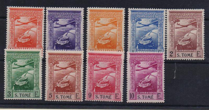 1632.jpg -     Lote:    1632            S. Tomé e Príncipe       Descrição:         1938 &mdash; Correio Aéreo. Império Colonial Português. Legenda S. TOMÉ.CE CA 1/9. Série completa com muito ligeiro sinal de charneira. MB e MR. Valor de catálogo &euro; 223,00.         **       Valor Base:     &euro; 40,00     Valor Venda:     &euro; 44,00       