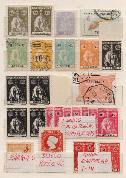 1733.jpg -     Lote:    1733                   Descrição:         Portugal — Classificador pequeno com cerca de uma centena de selos com erros e defeitos. Lote a ver.         Lote       Valor Base:     € 20,00     Valor Venda:     € 26,00       